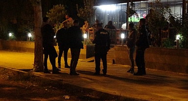 Yolda yürüyen kadın maganda kurşunuyla yaralandı