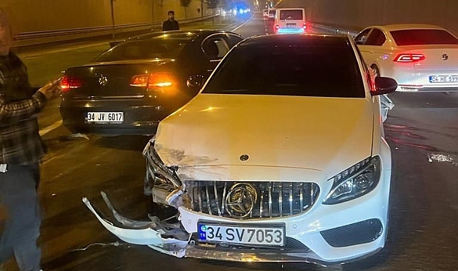 Alt geçitte iki araç çarptı! 5 yaralı