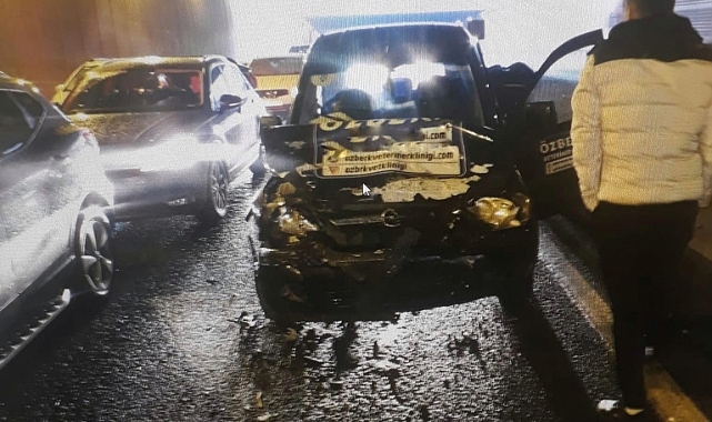 Altgeçitte meydana gelen kazada 4 kişi yaralandı
