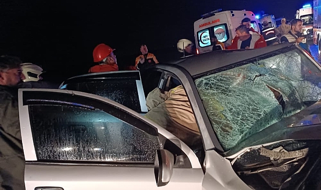 İki araç çarpıştı! 3 ölü, 2 yaralı