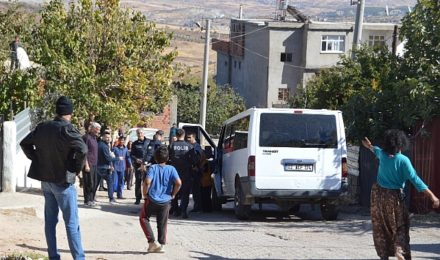İki grup arasında alacak verecek kavgası: 1 yaralı