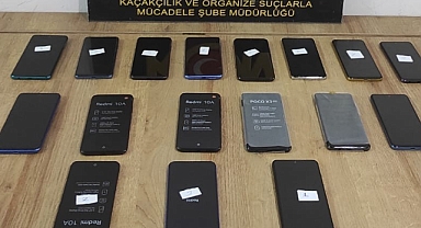 Kaçak cep telefonları ele geçirildi