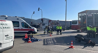 Kamyon elektrikli bisiklete çarptı: 1 ölü, 1 ağır yaralı