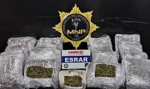 Kargo ile esrar ticaretine şok baskın: 8 gözaltı