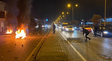 Lastik yaktılar, yolu trafiğe kapattılar