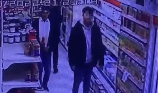Markette hırsızlık yapan şahıslar güvenlik kamerasına yansıdı