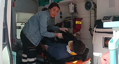 Motosiklet otomobile arkadan çarptı: 1 yaralı