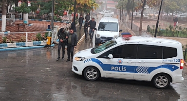 Otomobil hırsızlığı yapan iki kişi yakalandı