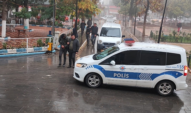 Otomobil hırsızlığı yapan iki kişi yakalandı