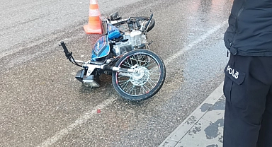 Otomobil ile motosiklet çarpıştı: 1 yaralı
