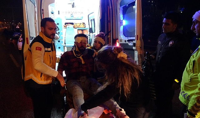 Otomobil polis aracına çarptı: 2’si polis 4 yaralı