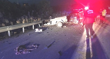 Otomobil tarım aracına çarptı: 2 yaralı