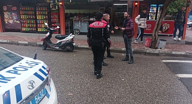 Polis ekiplerine zorluk çıkaran 3 kişi gözaltına alındı