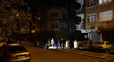 Polisleri bıçaklayan saldırgan hayatını kaybetti