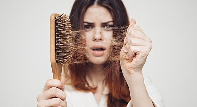 Saç dökülmesine karşı parabensiz, sülfatsız şampuan kullanın