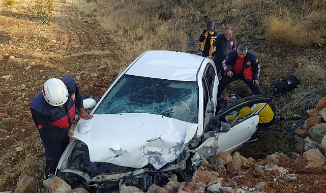 Şanlıurfa'da otomobil şarampole devrildi: 1 yaralı