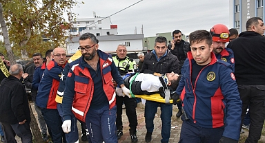 Servis minibüsüyle ile 5 aracın karıştığı kazada yaralı sayısı 17'ye çıktı