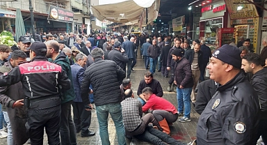Seyyar satıcıların kavgası kanlı bitti: 1 ağır yaralı