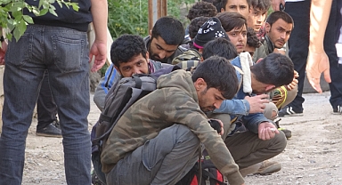 Sınır dışı edilen düzensiz göçmen sayısı 100 bini aştı