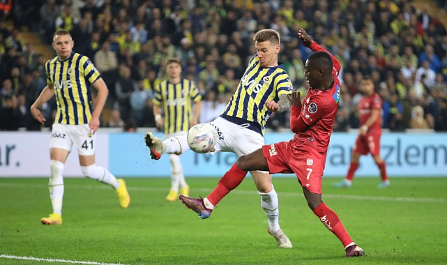 Sivasspor 6 maç sonra Fenerbahçe’ye yenildi