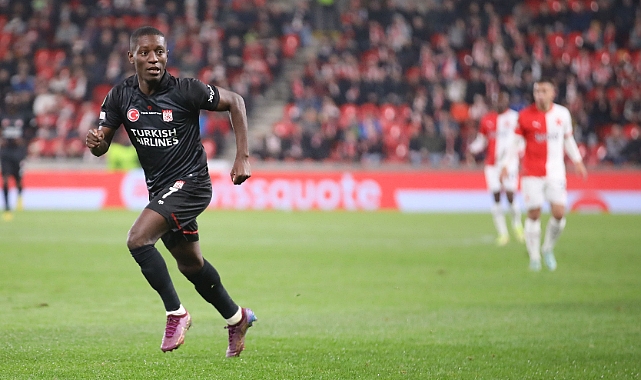 Sivassporlu Max Gradel gol sayısını 5 yaptı