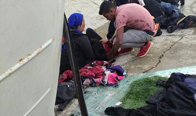 Tarım işçilerini taşıyan midibüs devrildi! 12 yaralı