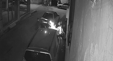 Tartıştığı arkadaşının motosikletini kundakladı