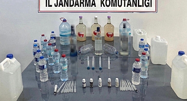 53 litre sahte içki ele geçirildi: 2 gözaltı