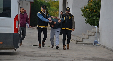 Adana'da babasını bıçaklayarak öldüren şüpheli tutuklandı