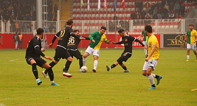 Batman Petrolspor - Şanlıurfaspor maçı tatil edildi