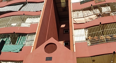 Çatıdan düşen su tesisatçısı ağır yaralandı