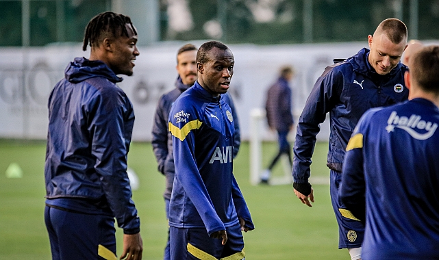 Fenerbahçe hazırlıklarını sürdürdü