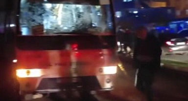 Halk otobüsünün çarptığı kazada anne yaralandı, kızı hayatını kaybetti