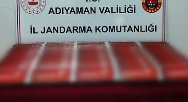 Jandarma 400 paket kaçak sigara ele geçirdi