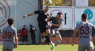 Karaköprü Belediyespor 3 puanı 3 golle aldı