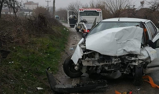 Otobüs ile otomobil çarpıştı! 7 yaralı