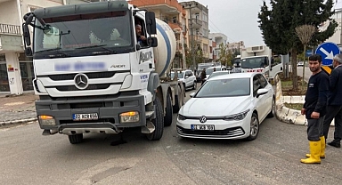 Otomobil ile beton mikseri çarpıştı: 1 yaralı