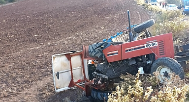 Otomobil ile traktör çarpıştı sürücüler yaralandı
