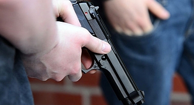 Paris'te silahlı saldırgan etrafa ateş açtı: 2 ölü, 4 yaralı