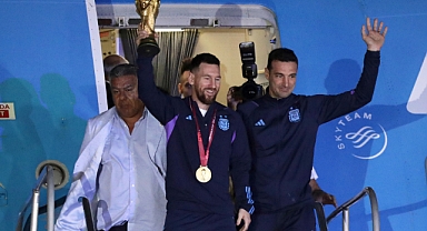 Şampiyon Arjantin evine döndü