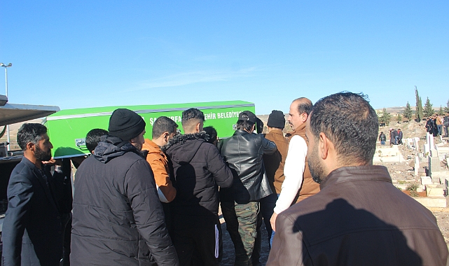 Şanlıurfa'da feci kazada ölen göçmenlerin cenazesi ailelerine teslim ediliyor