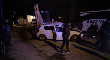 Yolcu otobüsü ile otomobil çarpıştı: komiser yardımcısı hayatını kaybetti