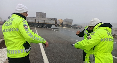 15 araç birbirine girdi: 2 ölü, 2'si ağır 12 yaralı