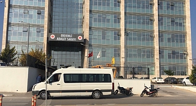 Adliye önünde silahlı kavga! 2 yaralı