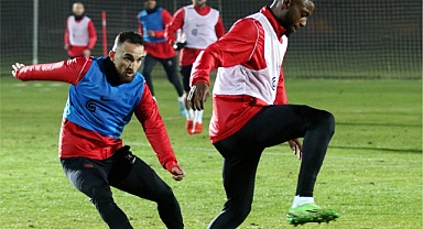 Antalyaspor ile Fenerbahçe 53. randevuda