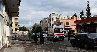 Apartman boşluğuna düşen kadın öldü