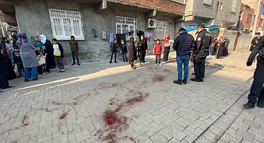 Bir hafta önce kızını kaybeden baba, evinin önünde bıçaklandı