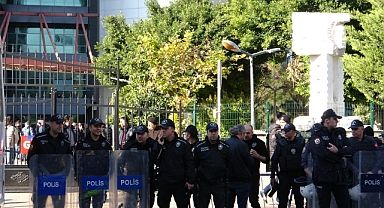 Cinayet davası öncesi taraflar birbirine kurşun yağdırdı: 1 yaralı