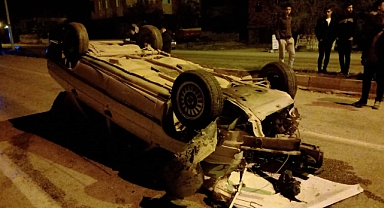 Direksiyon hakimiyetini kaybeden sürücü takla attı