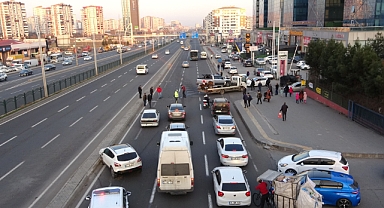 Diyarbakır-Şanlıurfa karayolunda zincirleme kaza: 4 yaralı